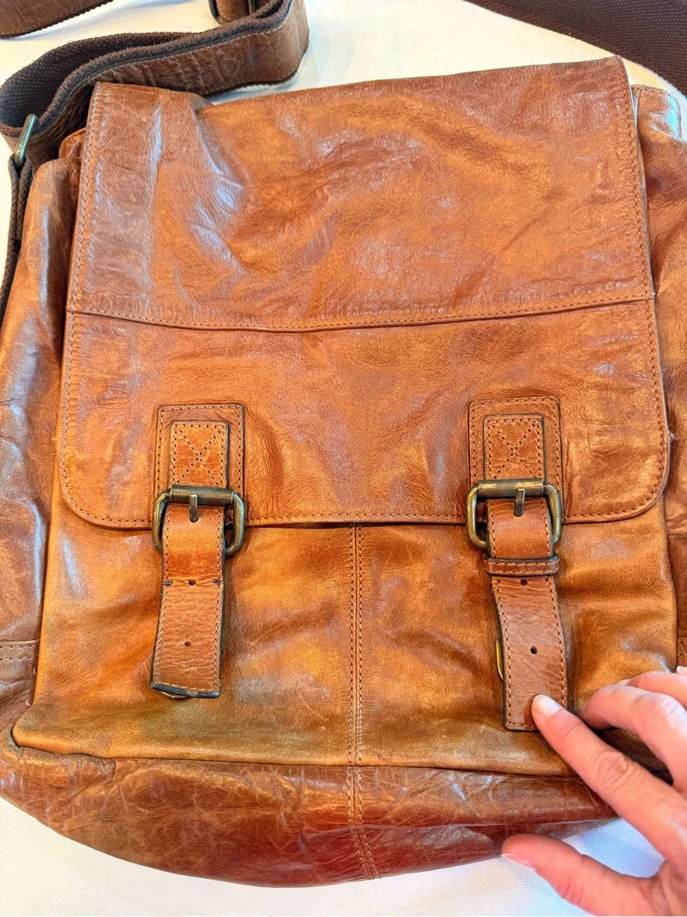 Fossil Brand Estate Distressed Leather Extra Large Messenger Bag